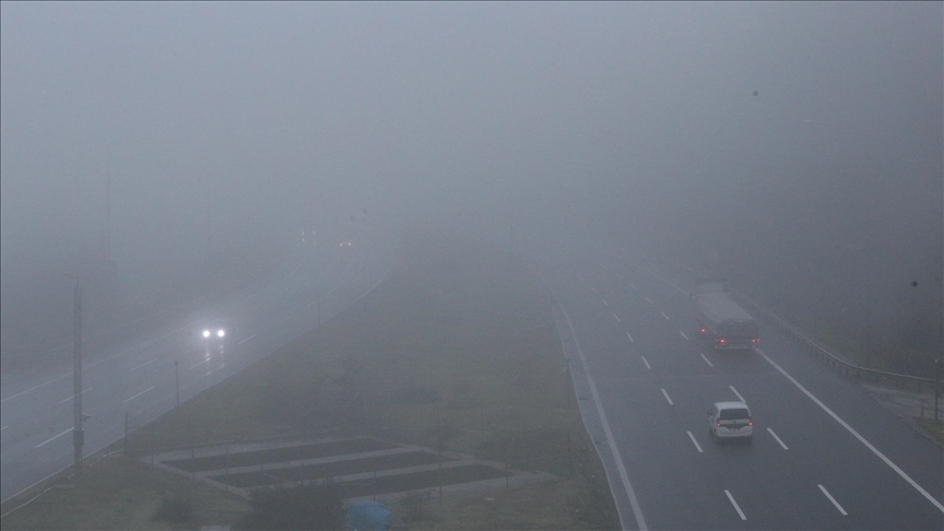 Bolu Dağı'nda sis etkili oldu