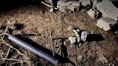 دمشق.. قذائف تسقط بمحيط مطار المزة والعثور على 4 منصات 