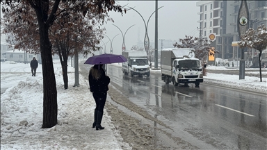 Li Yuksekovayê şilope barî