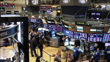 US stocks end lower ahead of Fed rate decision