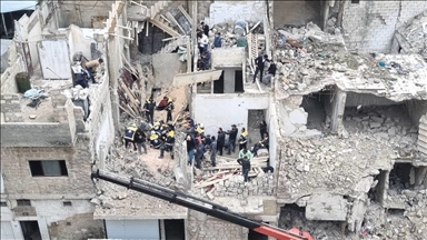 حلب.. وفاة عامل من 3 تم إنقاذهم بعد انهيار مبنى 