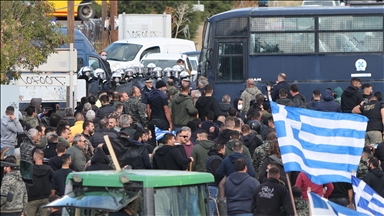 Zbog protesta poljoprivrednika širom Grčke blokada puteva i luka