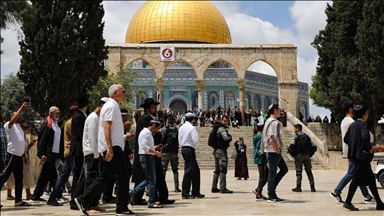 Nearly 200 illegal Israeli settlers storm Jerusalem’s Al-Aqsa Mosque under police protection