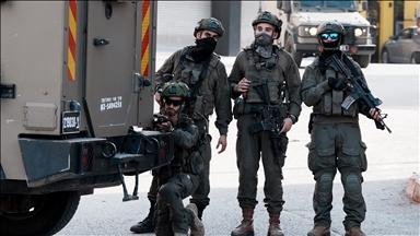 8 Palestinians injured by Israeli army fire in West Bank raids