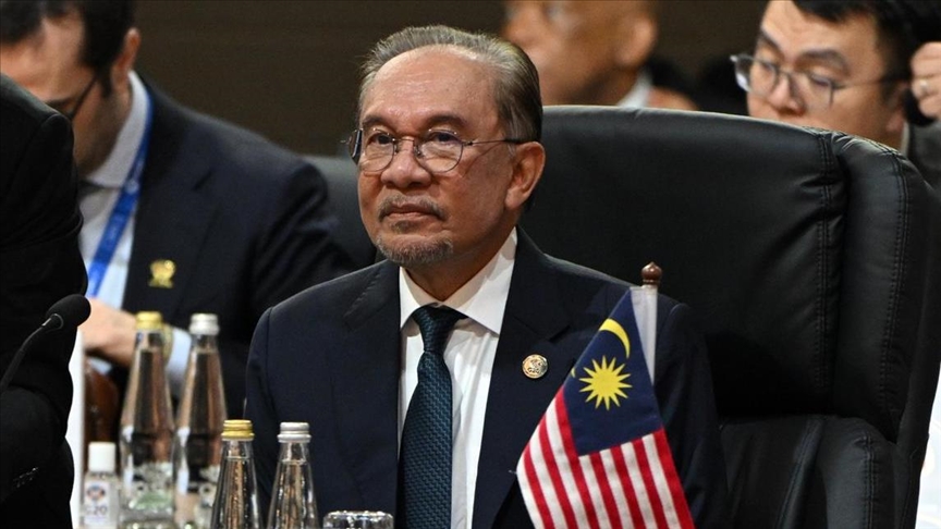 Malaysian premier urges diplomatic engagement in calls with Thai and Cambodian leaders amid deadly clashes