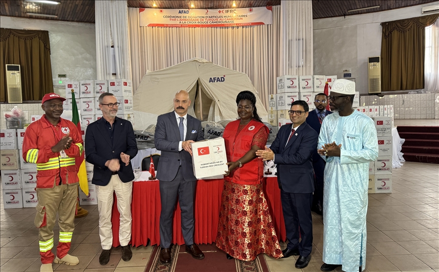 تركيا تقدم 7.5 أطنان مساعدات إنسانية للكاميرون