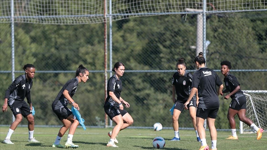 Beşiktaş Kadın Futbol Takımı, Jelena Karlicic\'i transfer etti