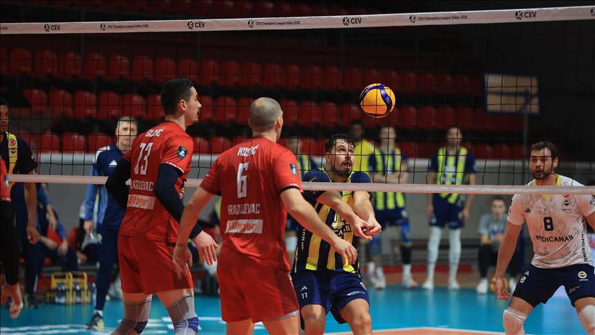 Kragujevac: Odbojkaši Fenerbahčea bolji od Radničkog u "duelu oca i sina"