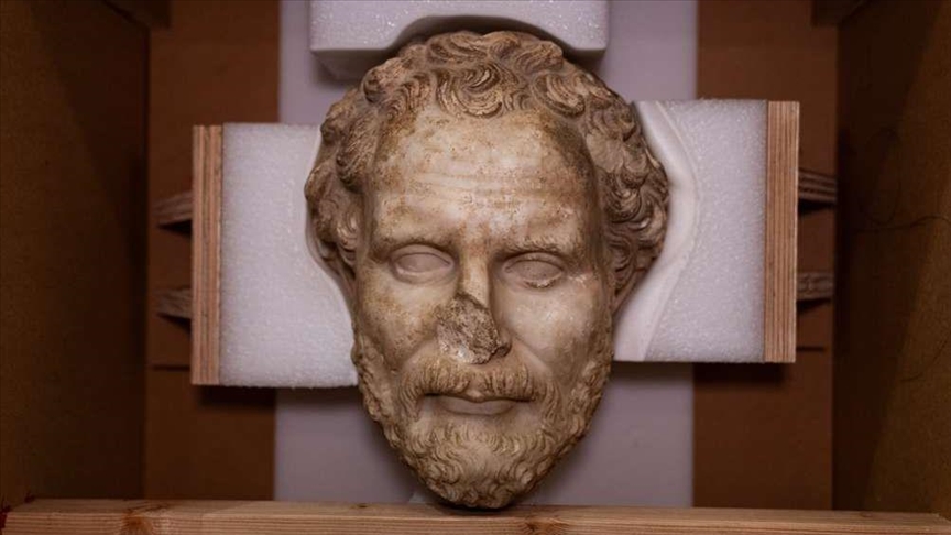 28 artifacts return to Türkiye including Boubon bronze emperor statue, Demosthenes head