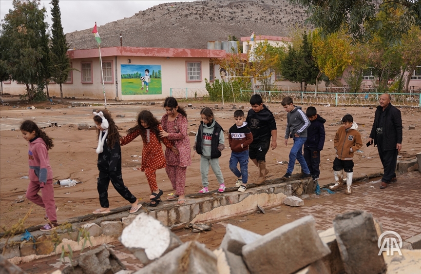 فریادڕەسەکەی چەمچەماڵ؛ ئەو پیاوەی چەند چرکەیەک پێش ڕووخانی دیواری قوتابخانە نزیکەی ٣٠ قوتابی ڕزگار کرد