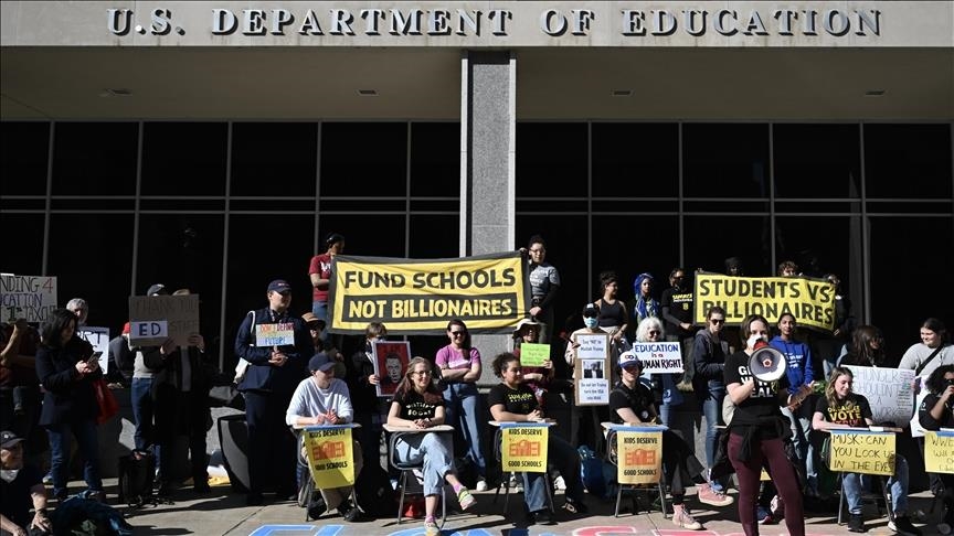 L’administration Trump met fin au programme de prêts étudiants SAVE de l’ère Biden