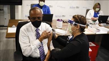 SAD istražuje smrtne slučajeve povezane s vakcinama protiv COVID-19 kod odraslih