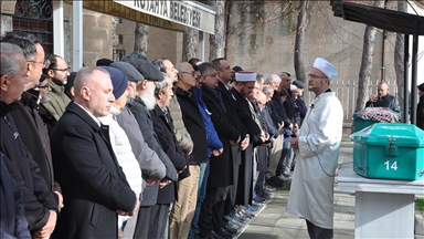 TRT İstanbul Radyosu'nun emekli sanatçılarından Mustafa Hisarlı'nın cenazesi toprağa verildi