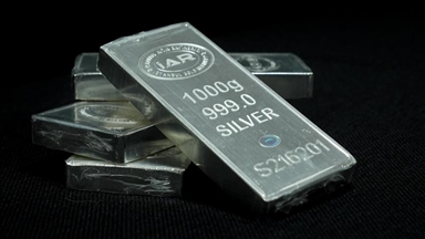 Silver outpaces gold, sparking debate over shifting dynamics in precious metals