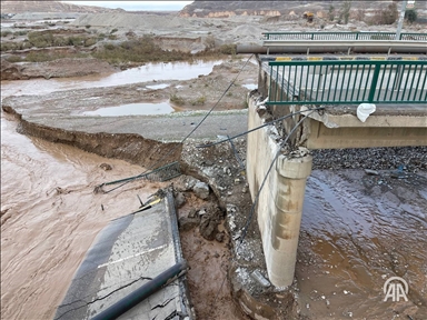 بە هۆی لافاوەوە پردێک لە سەڵاحەدین ڕووخا