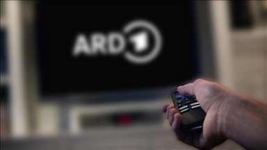 Alman kamu yayıncısı ARD'de tepki çeken ironik "ten rengi testi"