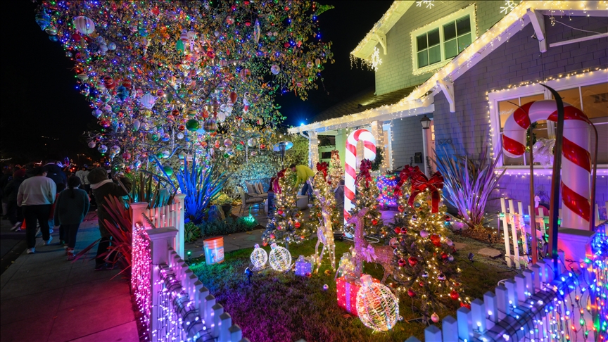 San Carlos u Kaliforniiji privlači posjetioce spektakularnim ukrasima