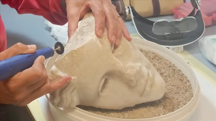 Hellenistic-era goddess sculpture head unearthed in western Türkiye