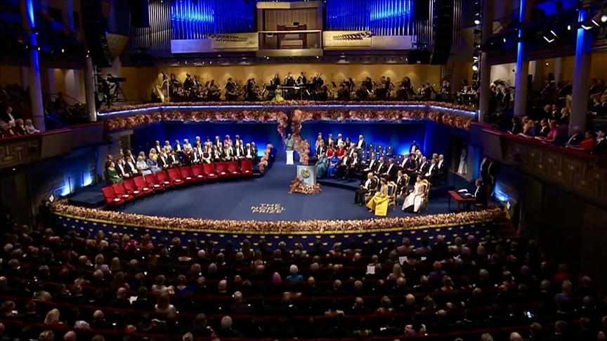 Japanese scientists receive Nobel prizes for medicine, chemistry