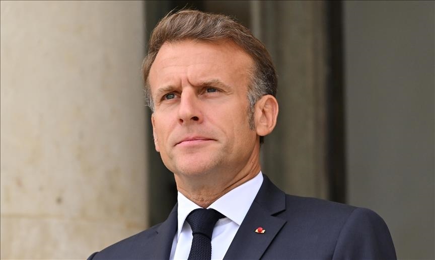 France : Macron confirme vouloir interdire les réseaux sociaux aux moins de 15 ans