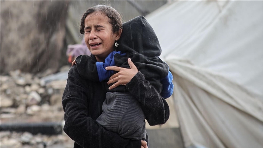 صحة غزة: وفاة رضيعة بردا في خيمة أغرقتها الأمطار 