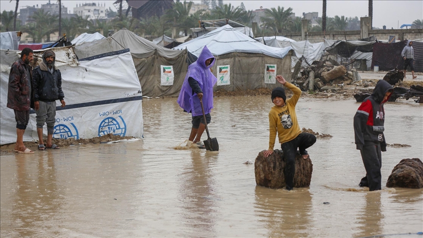صحة غزة: البرد يهدد حياة الأطفال وكبار السن بخيام القطاع 