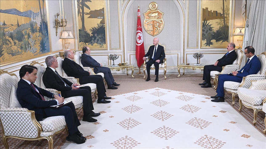 سعيّد: تونس والجزائر ستواصلان العمل لتعزيز التعاون وتطوير الشراكة