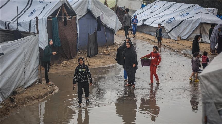 Heavy rains flood hundreds of displacement tents across Gaza for 2nd day