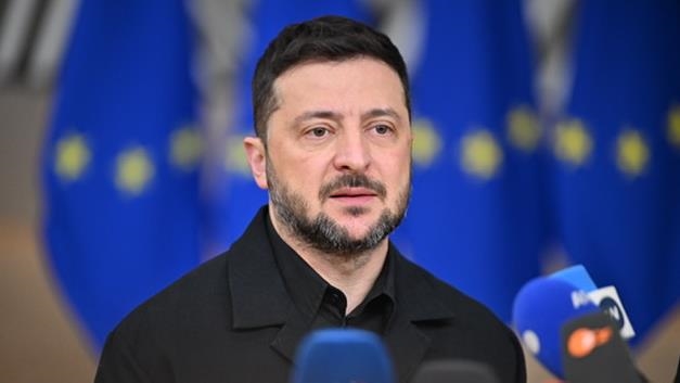 Zelenskyy says territorial questions must be decided by Ukrainians in referendum or elections