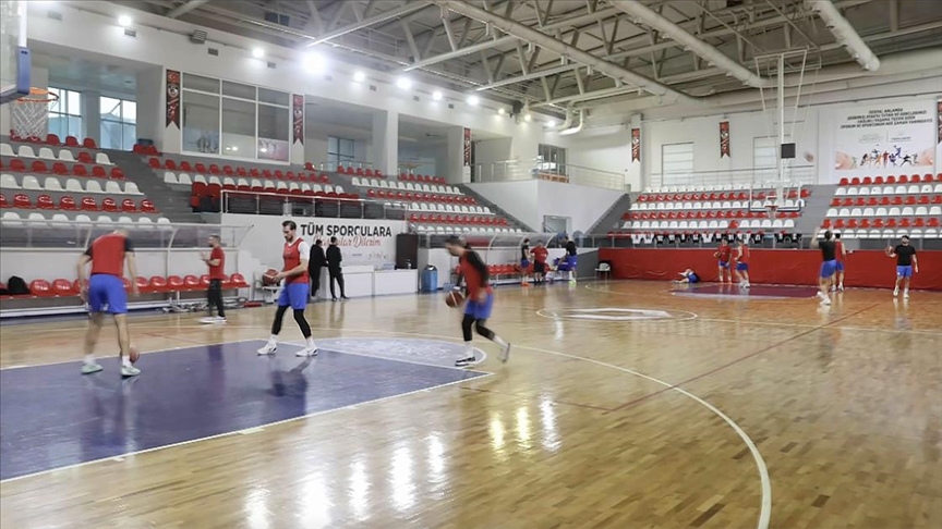 Gaziantep Basketbol liderlik koltuğunu bırakmak istemiyor 