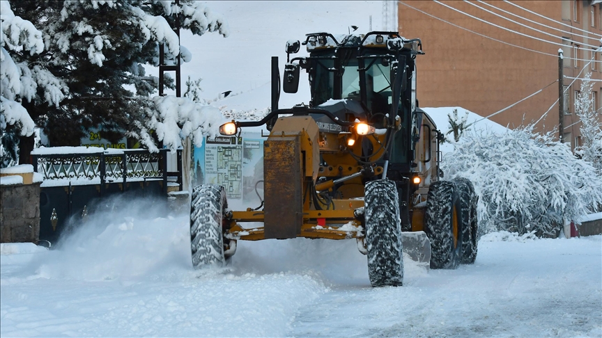 Li Qersê piştî ketina berfê serma û hişkî çêbû