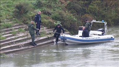 UPDATE - Policija potvrdila da su u prevrtanju čamca s migrantima kod Slavonskog Broda poginule dvije žene i muškarac