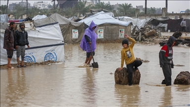 صحة غزة: البرد يهدد حياة الأطفال وكبار السن بخيام القطاع 