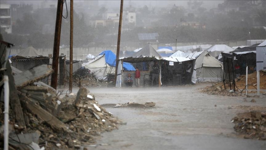 طقس سيء يتواصل بدول عربية ويودي بحياة اثنين بينهما رضيعة بغزة (محصلة)