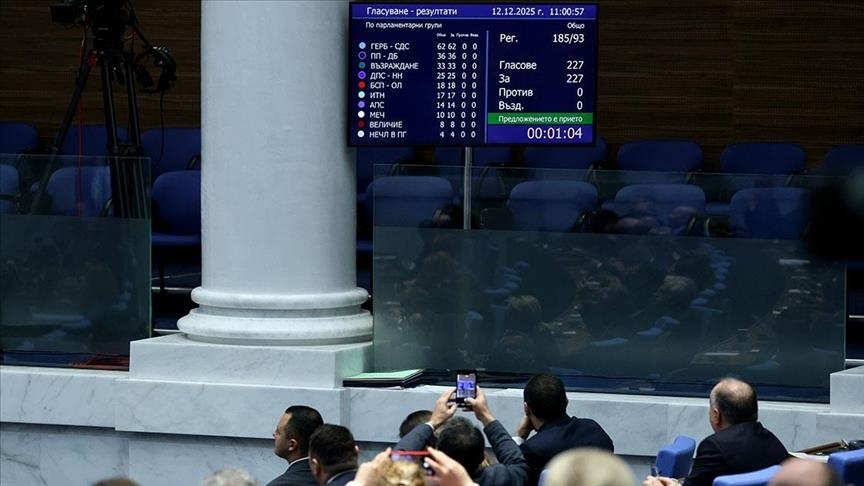 Бугарскиот Парламент едногласно ја прифати оставката на Владата на Жељазков