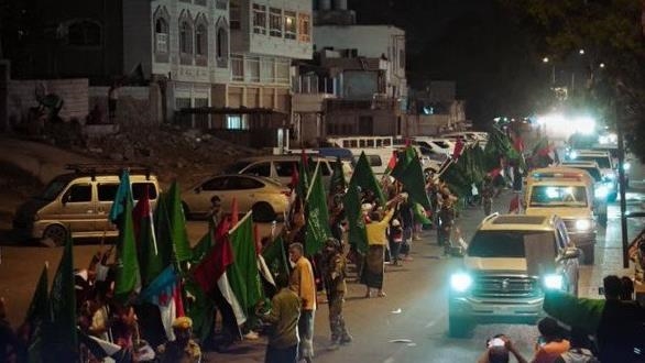 وفد سعودي إماراتي يصل عدن.. انسحاب "الانتقالي" على الطاولة (تقرير إخباري)