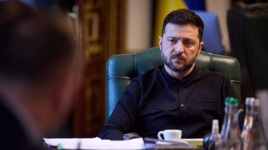 Президент Украины обсудил с Умеровым три направления работы переговорной команды