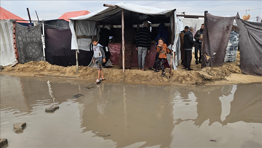 وفاة طفلين جراء البرد.. ارتفاع ضحايا منخفض "بيرون" بغزة إلى 8