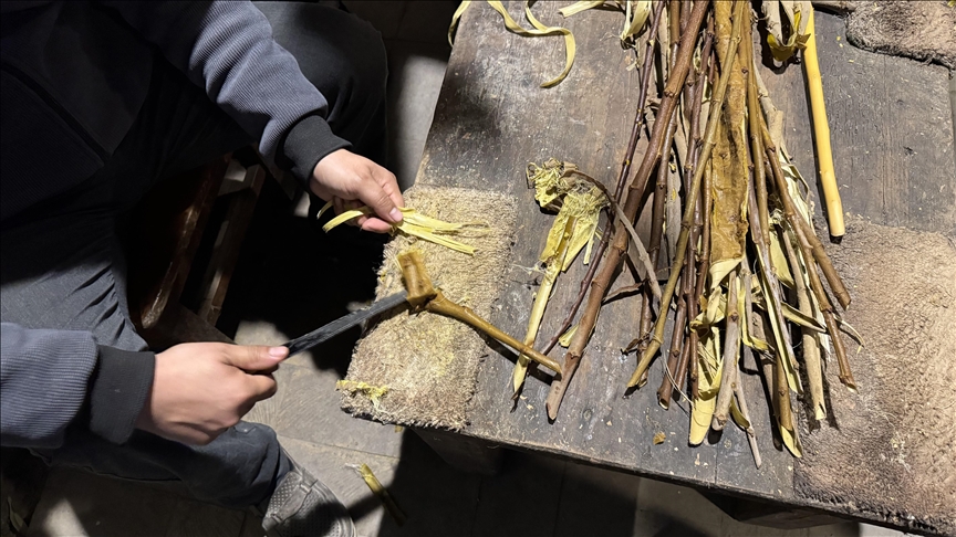 Dut ağacından üretilen Semerkant kağıdı dayanıklılığıyla öne çıkıyor