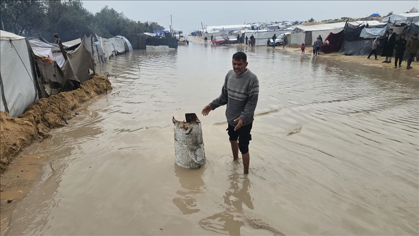 Gaza goditet nga stuhia që përmbyti kampet me tenda, përkeqësohen kushtet për të zhvendosurit