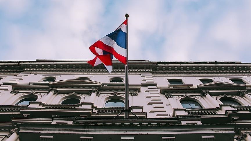 Tajlanda shpërndan parlamentin për zgjedhje të parakohshme