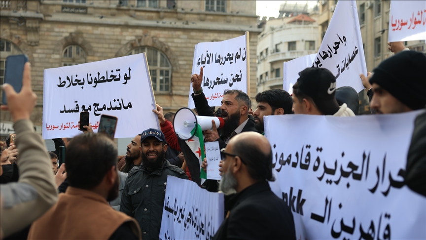 Sirijci protestovali u Damasku protiv prisustva PKK/YPG-a na sjeveroistoku zemlje