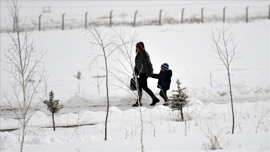 Yurdun bazı kesimlerinde kar etkili oldu