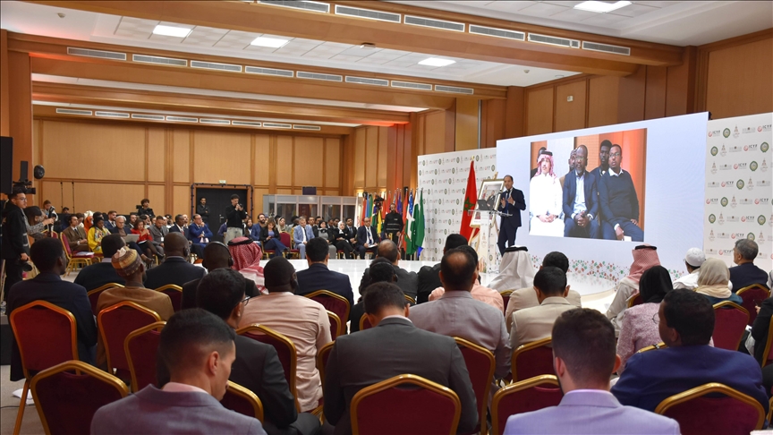 İslam ülkelerinden gençler demokrasi, barış ve güvenliği konuşmak için Fas'ta buluştu