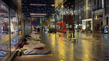 Beskućnici spavaju na ulicama londonskog Oxford Circusa