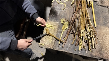 Dut ağacından üretilen Semerkant kağıdı dayanıklılığıyla öne çıkıyor