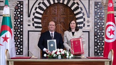 تونس والجزائر توقعان 25 اتفاقية تشمل الدبلوماسية والاقتصاد والإعلام