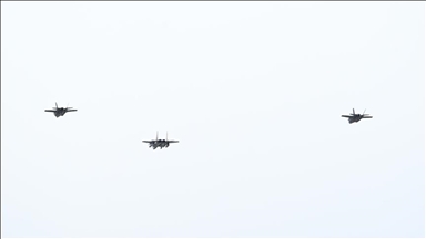 Israeli warplanes fly low over Syria’s Quneitra, as ground forces advance into nearby villages