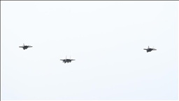 Israeli warplanes fly low over Syria’s Quneitra, as ground forces advance into nearby villages