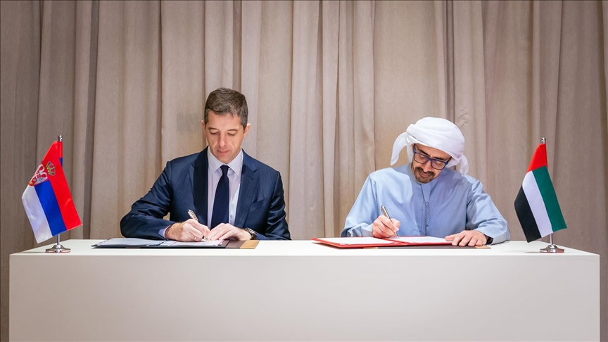 وزيرا خارجية الإمارات وصربيا يبحثان التعاون ويوقعان مذكرة تفاهم